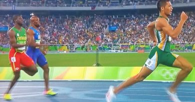 Wayde van Niekerk wins gold at Rio Olympics